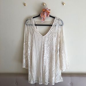 Short Lace Long-Sleeved Dress